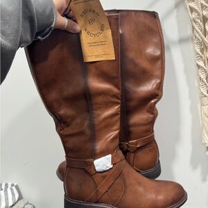 FRYE AND CO. Chestnut Leather Mid-Calf Boots